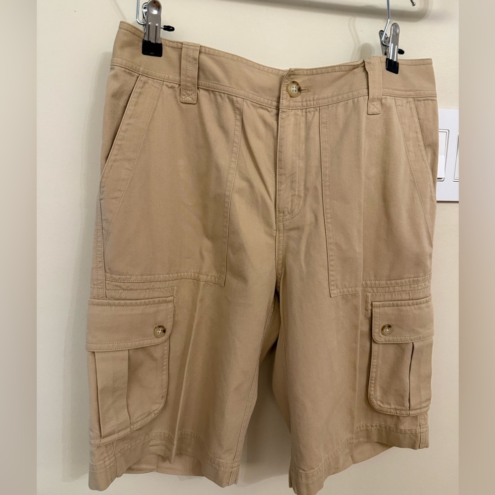Lauren Ralph Lauren WOMEN’S Tan Cargo Bermuda Shorts with Utility Design